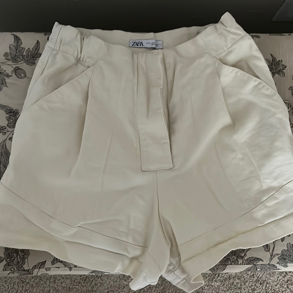 Zara size xl elastic back cream high waisted shorts